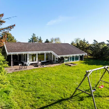 Holiday home 3 Bedroom Beautiful In Hjorring
